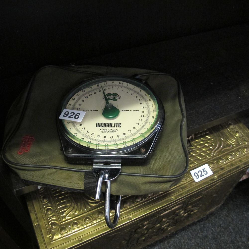 Lot 926: Keenets fish weight scales