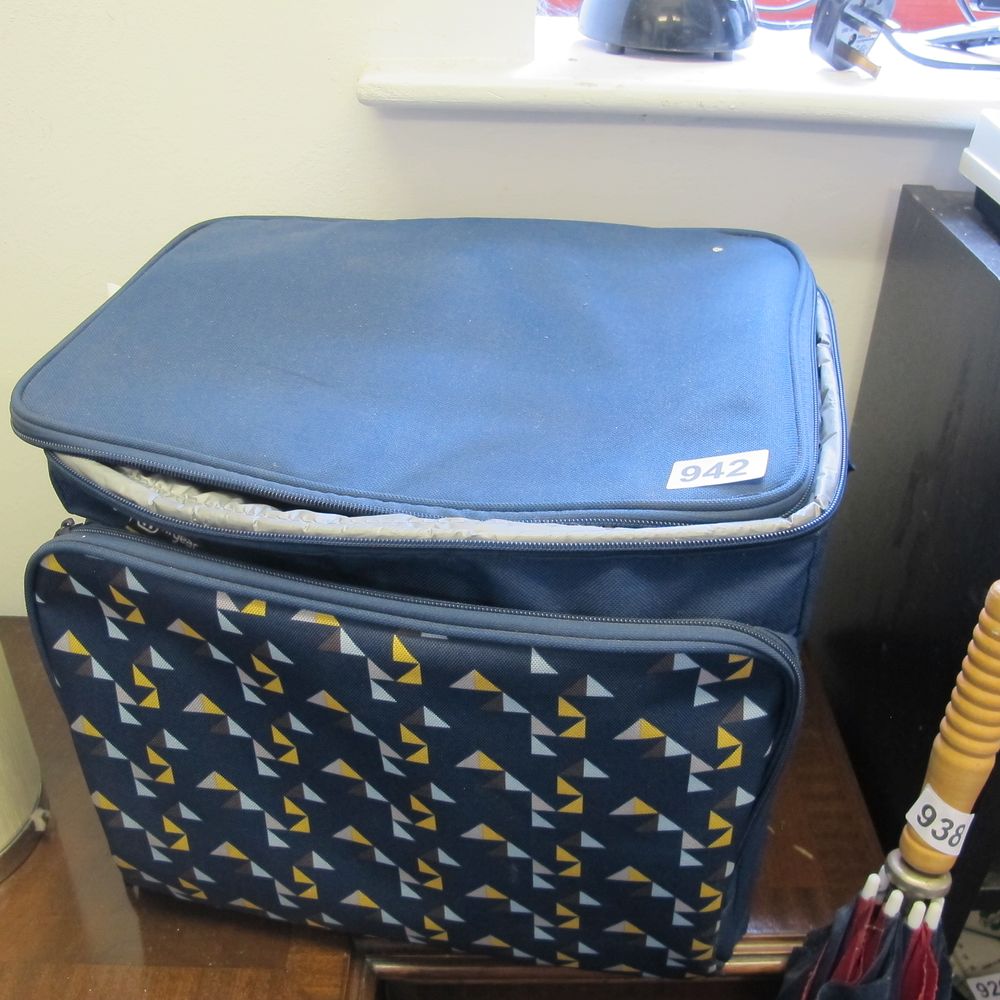 Lot 942: Cold bag