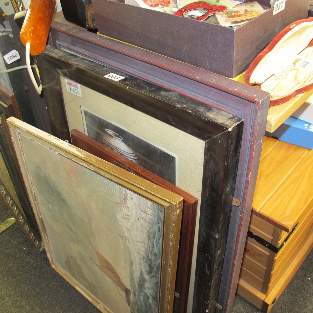 Lot 993: qty of pictures