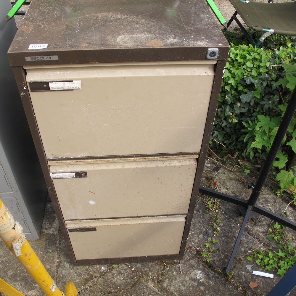 Lot 1065: metal filing cabinet