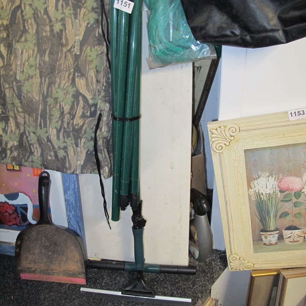 Lot 1151: window cleaner