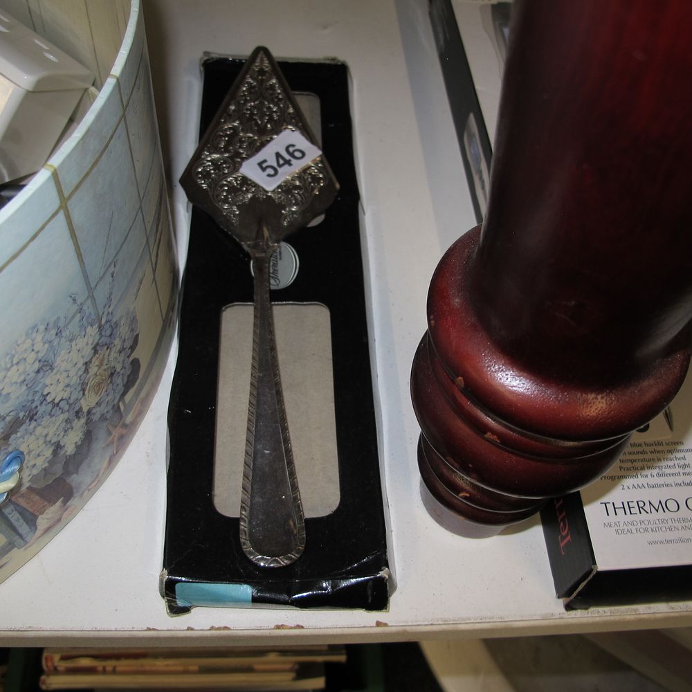 Lot 546: Ornate Silver-Toned Embossed Floral Cake Server