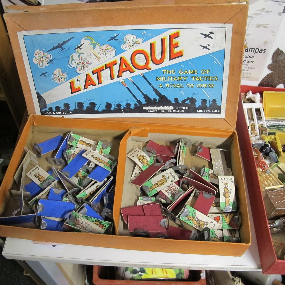 Lot 630: Vintage L'ATTAQUE Military Tactics Board Game