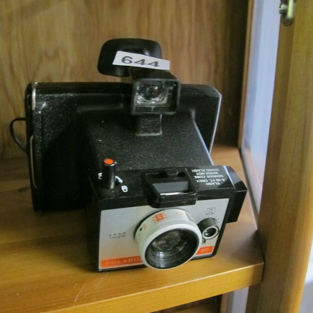 Lot 644: Vintage Polaroid Land Camera Model 80