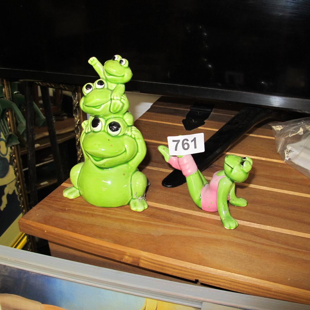 Lot 761: Collection of Ceramic Frog Figurines