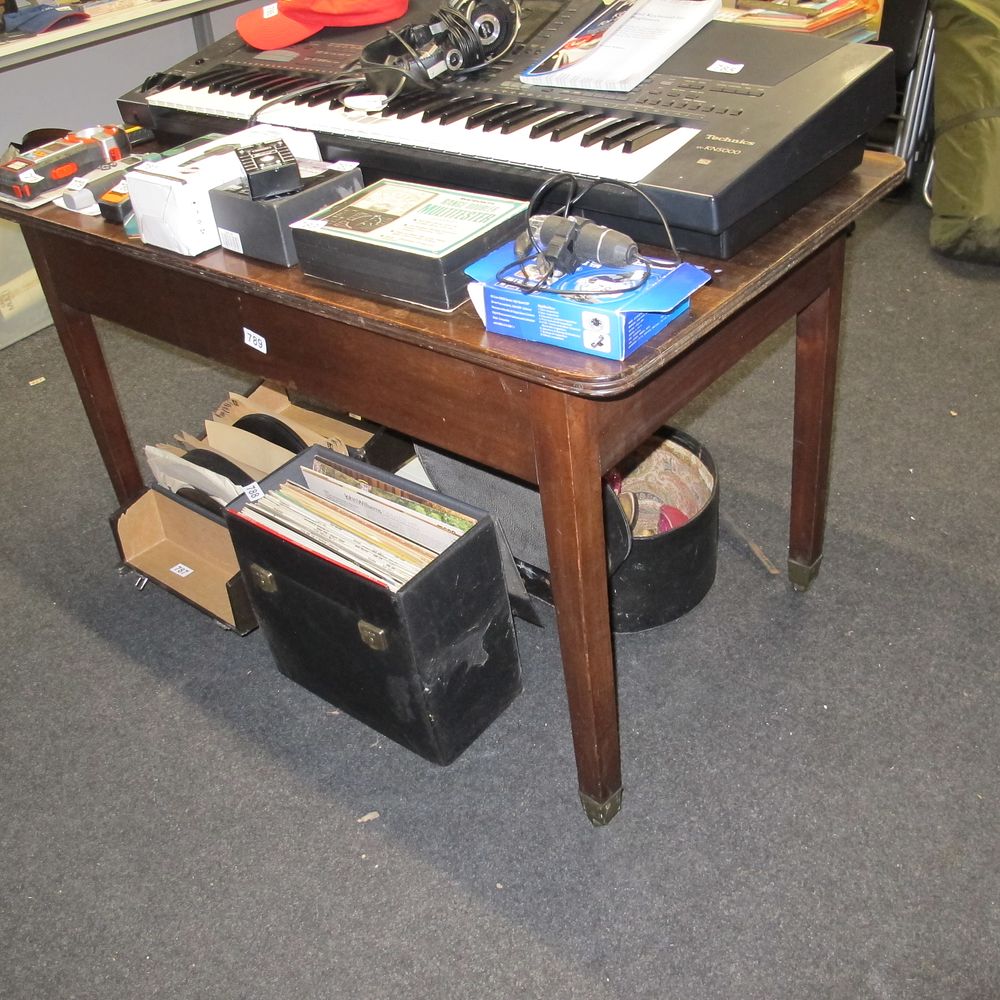 Lot 789: Vintage wooden table
