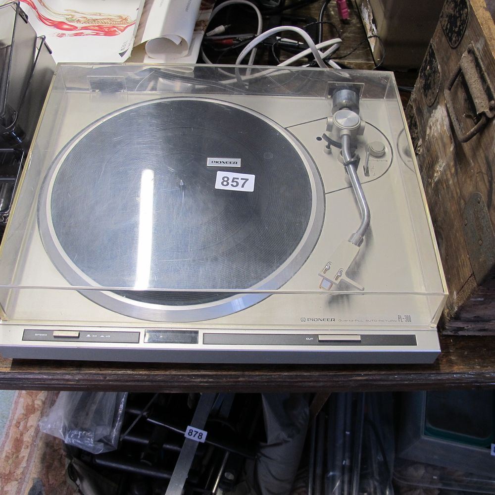 Lot 857: Pioneer PL-300 Quartz-PLL Auto-Return Turntable