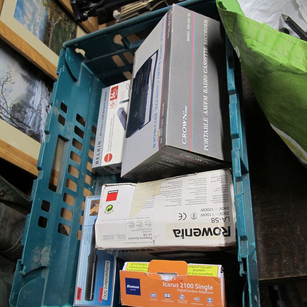 Lot 865: Collection of Electronics & Appliances in Teal Crate