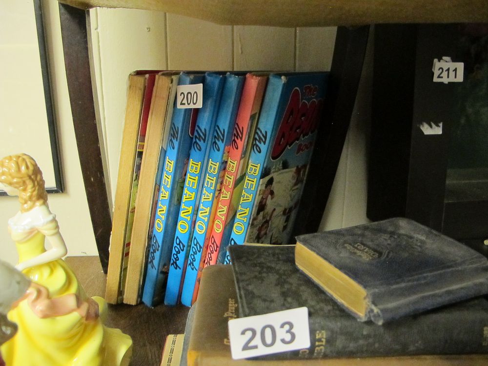 Lot 200: A Collection of vintage Books 