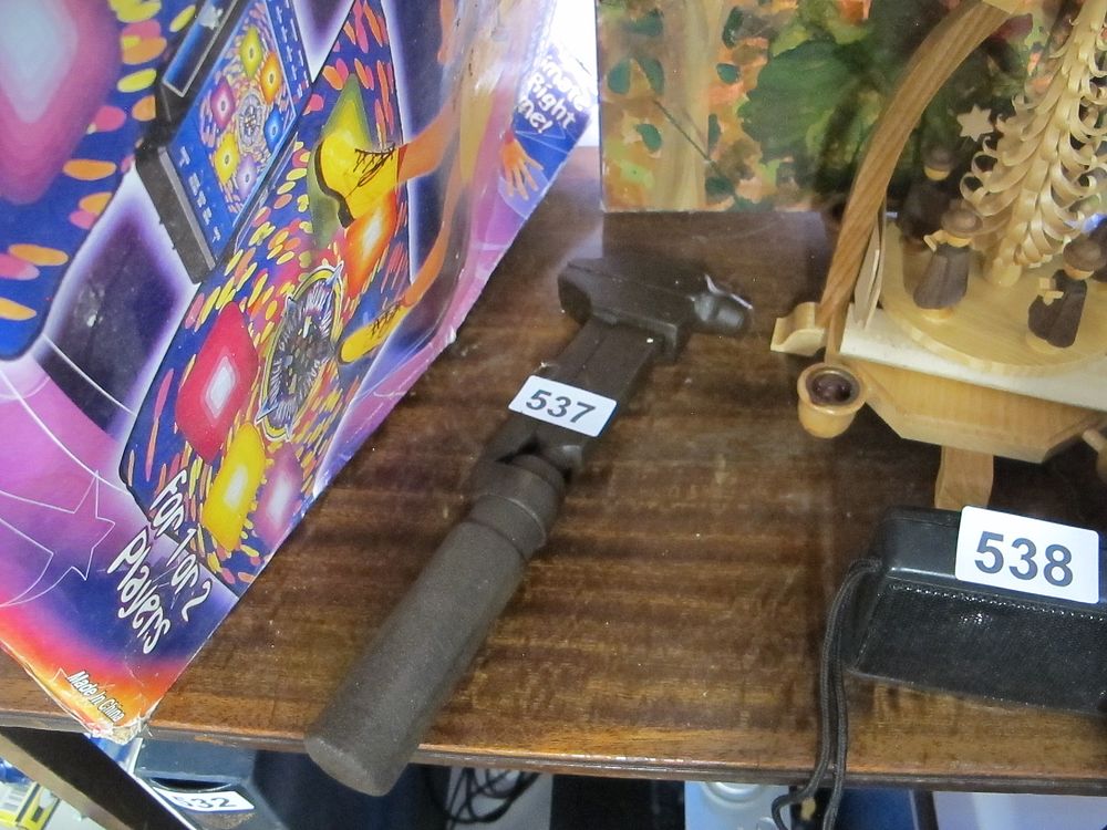 Lot 537: A vintage tool