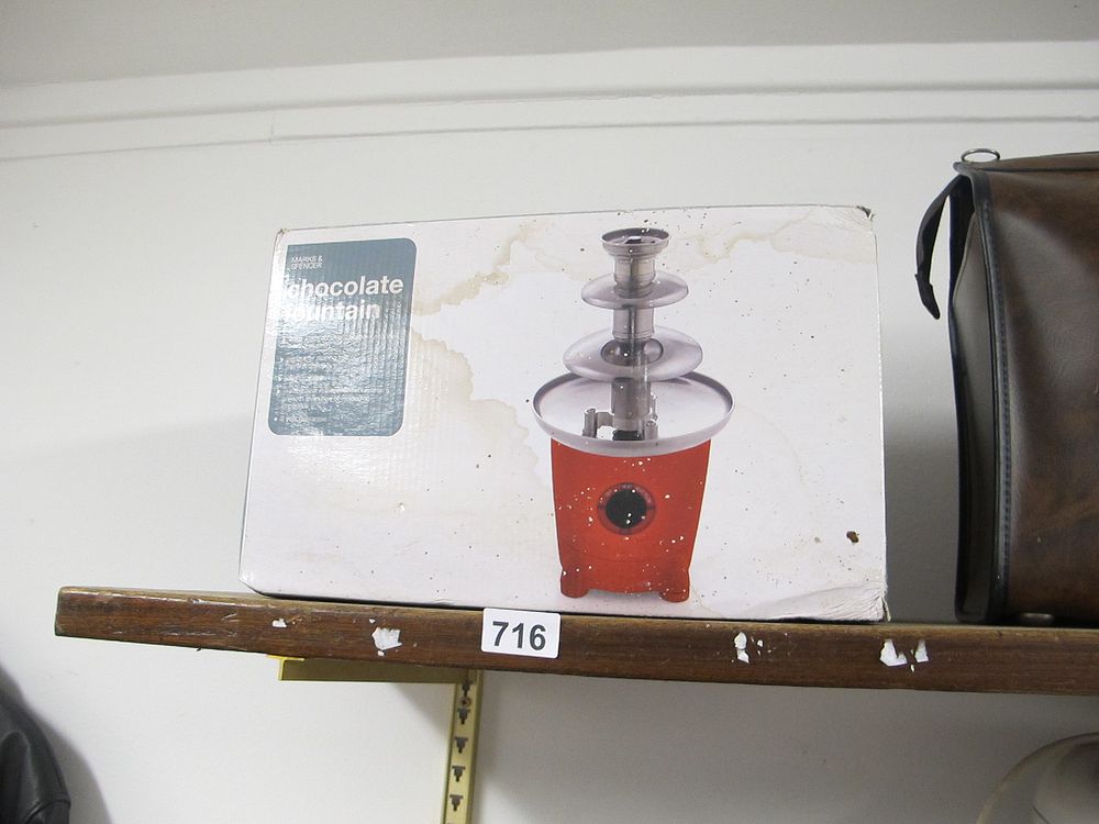 Lot 716: A Marks & Spencer Chocolate Fountain
