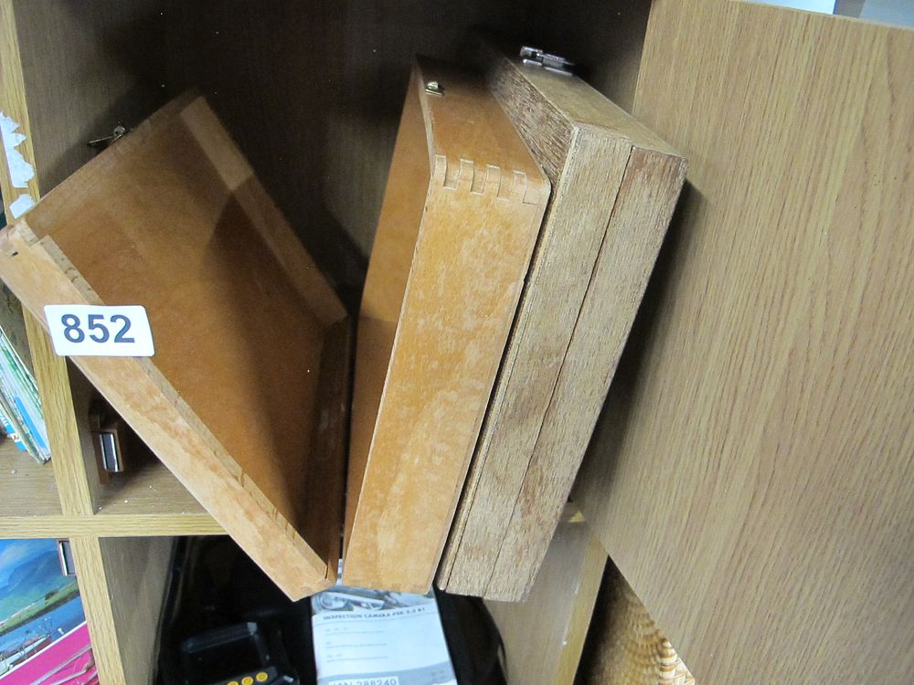 Lot 852: A Wooden Case with Finger Joint Construction