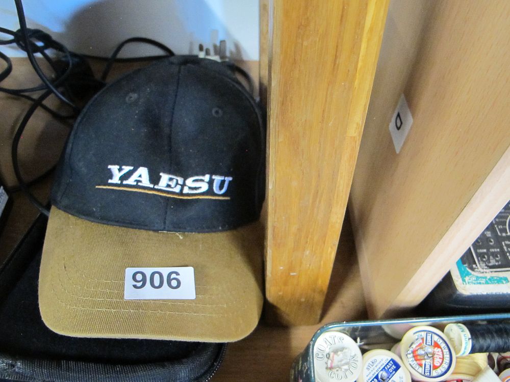 Lot 906: A Modern Yaesu Branded Two-Tone Textile Baseball Cap