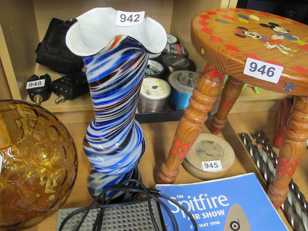 Lot 942: A Modern Art Glass Vase with Swirling Patterns