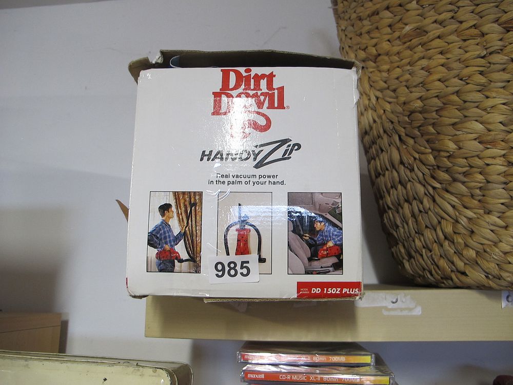 Lot 985: Dirt Devil HANDY Zip DD 150Z PLUS Vacuum...