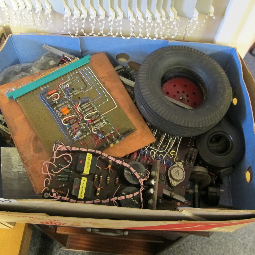 Lot 185: Vintage Gilbert Erector Set Electronic Components and Parts...