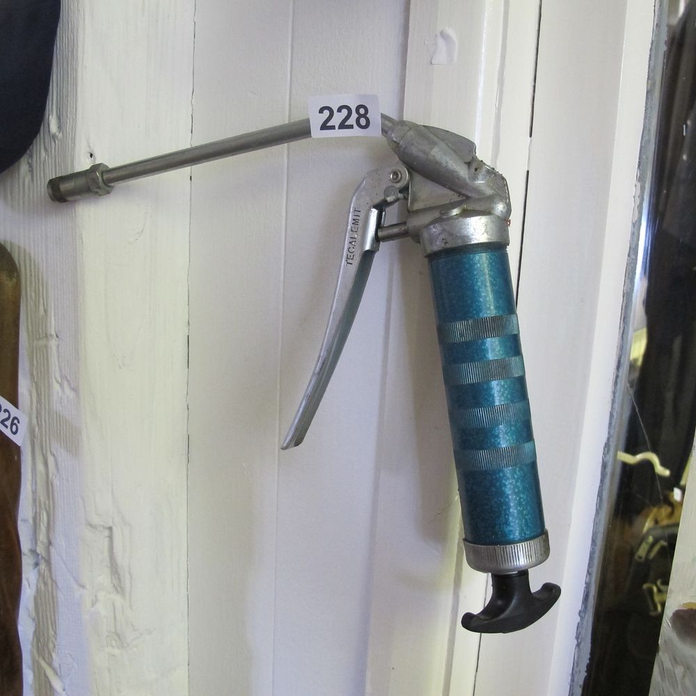 Lot 228: A Vintage Tecalemit Grease Gun