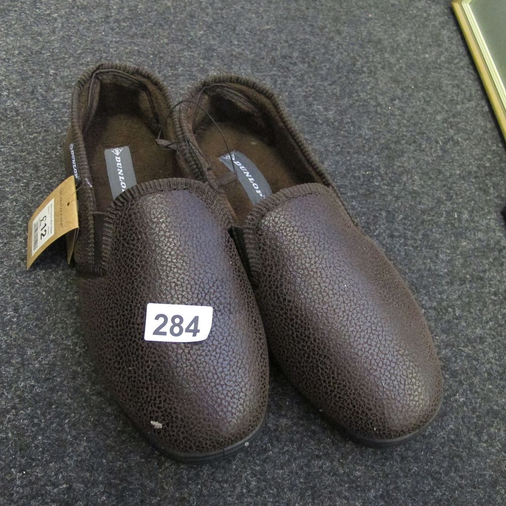 Lot 284: Dunlop Men's Brown Slip-On Slippers