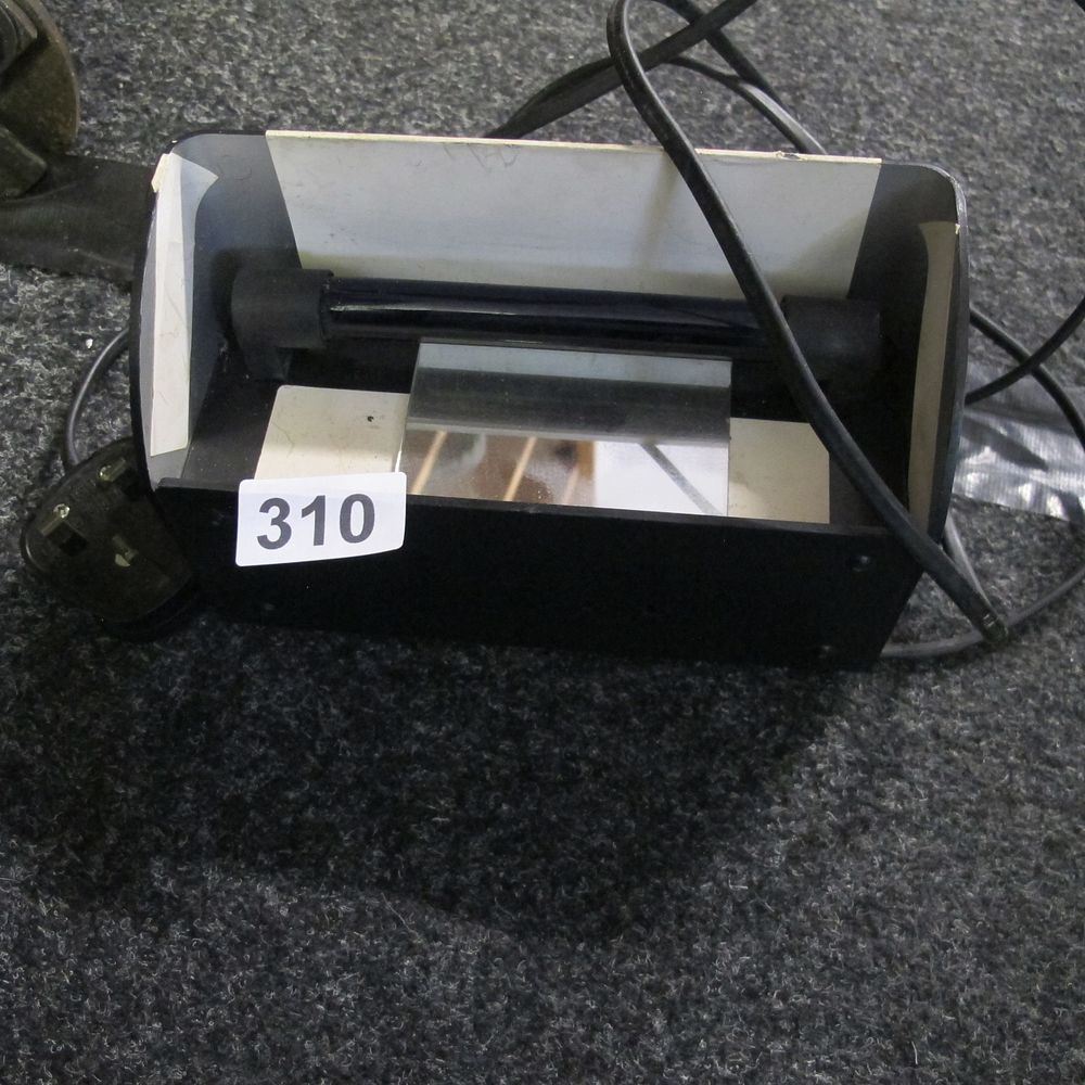 Lot 310: Spectroline A-14VS Long Wave UV Lamp