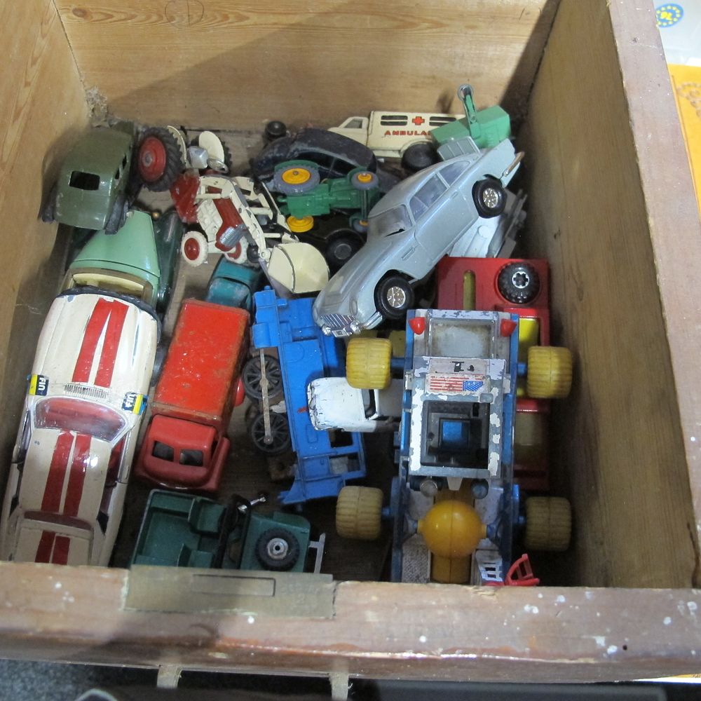 Lot 330: A Group Lot of Vintage Mid-to-Late 20th Century...