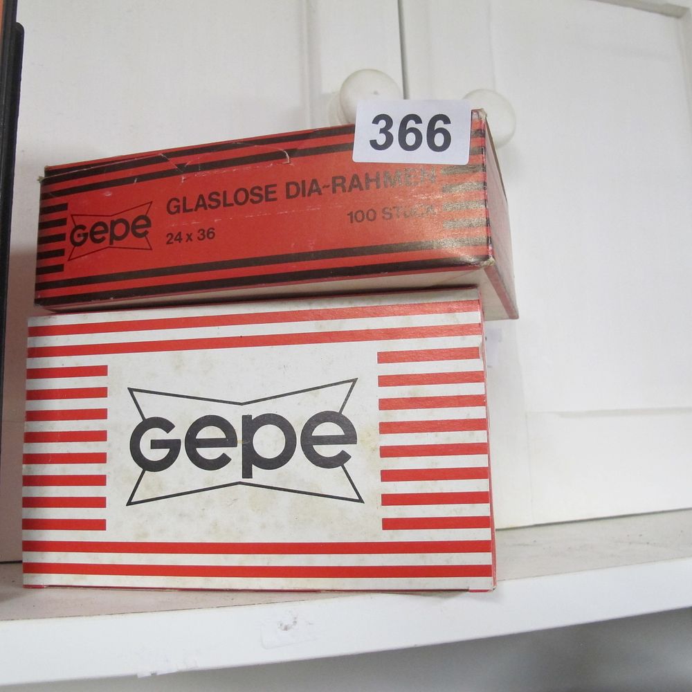 Lot 366: Two Boxes of Vintage Gepe Glaslose Dia-Rahmen (Glassless...
