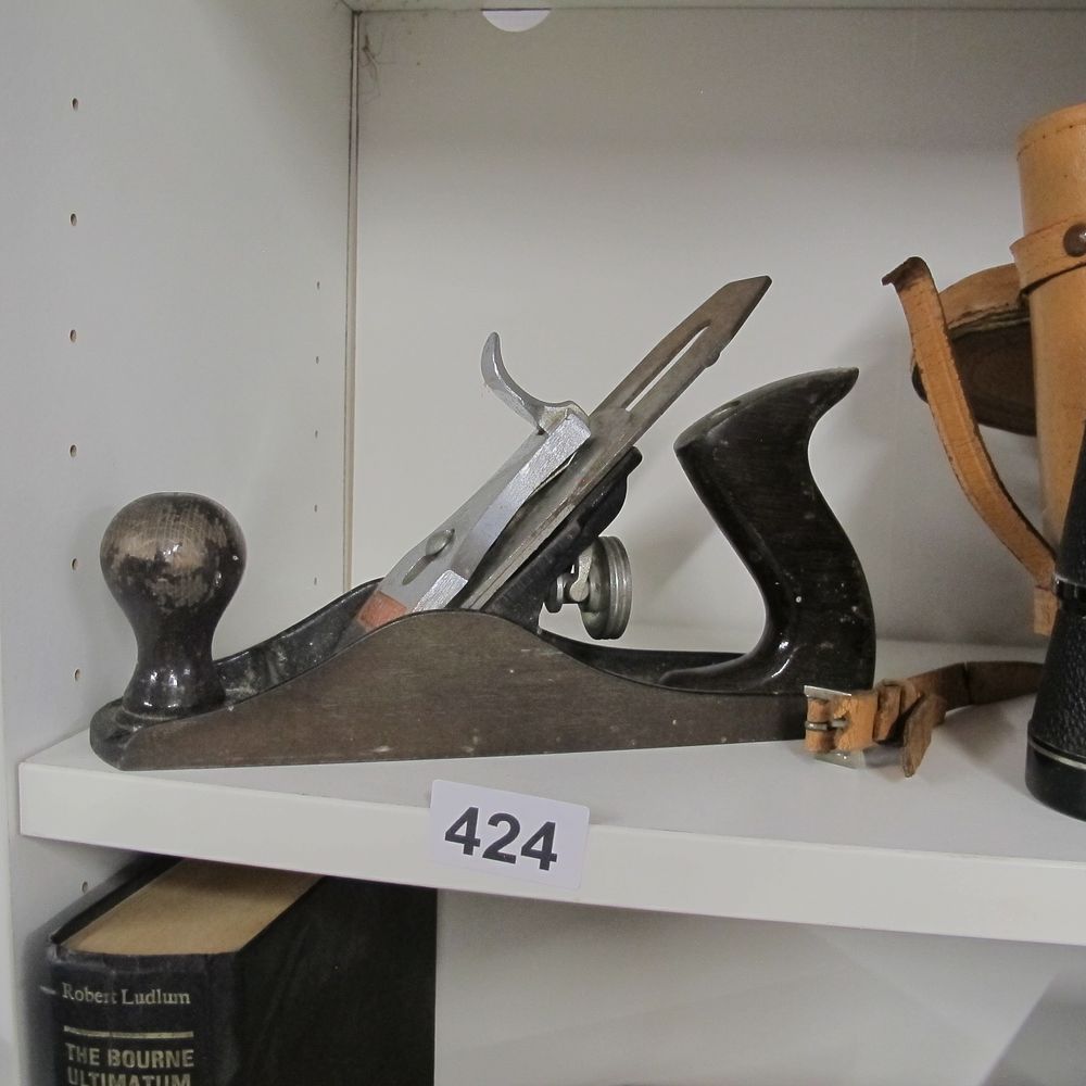 Lot 424: Vintage Stanley No.4 Bailey Bench Plane