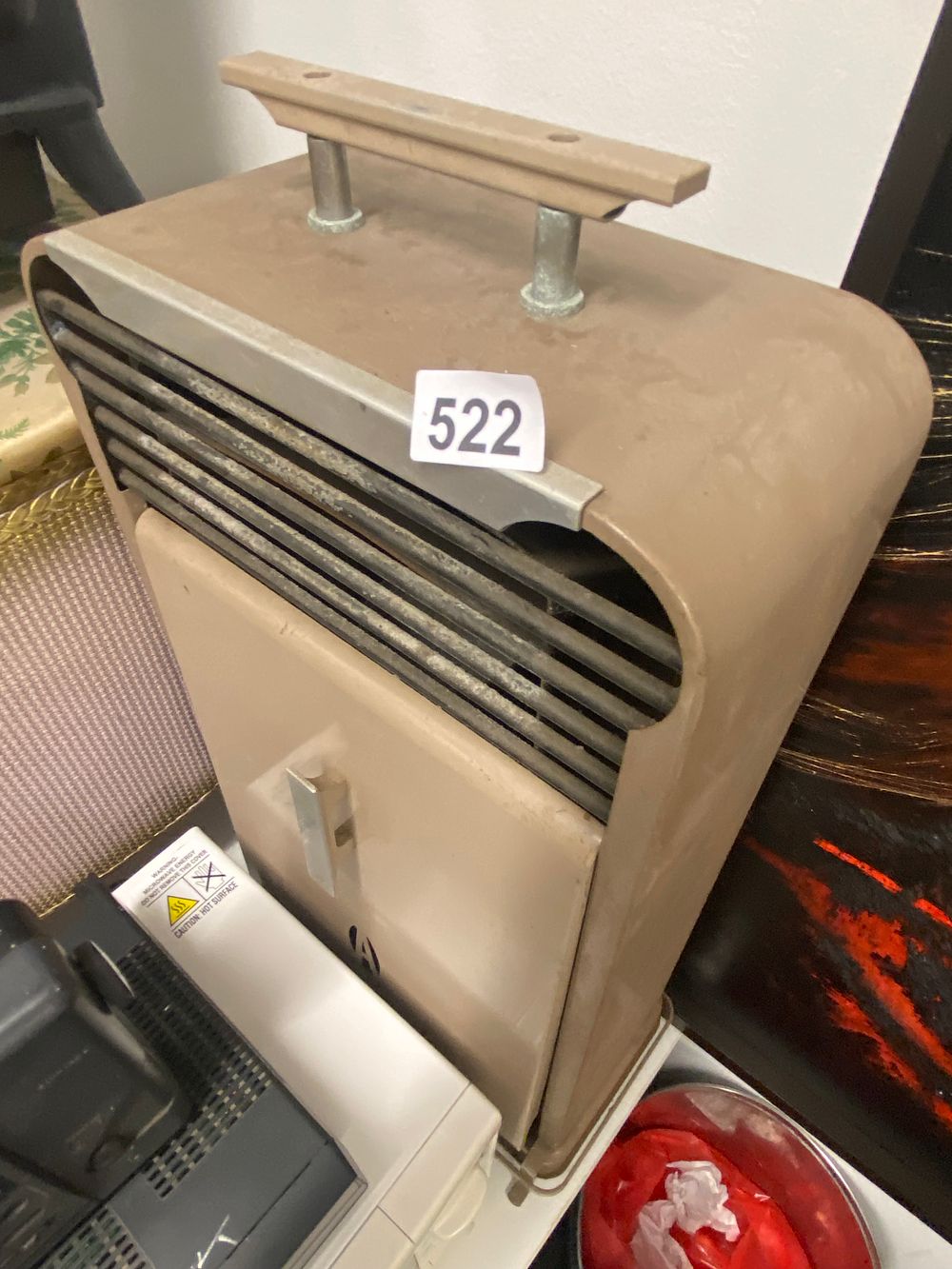 Lot 522: A Vintage Portable Paraffin Heater