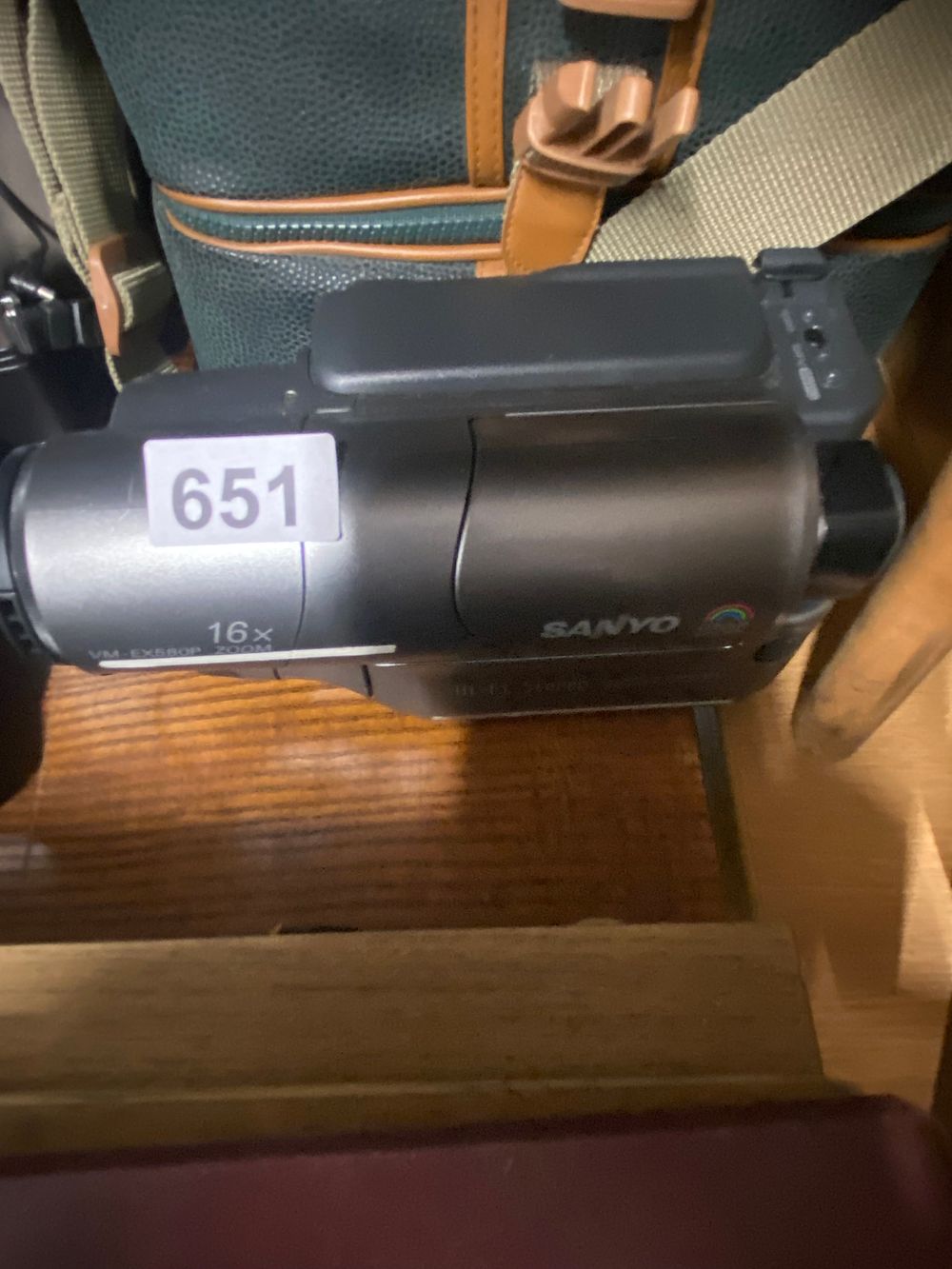 Lot 651: SANYO VM-EX580P 8mm Video Camera Camcorder