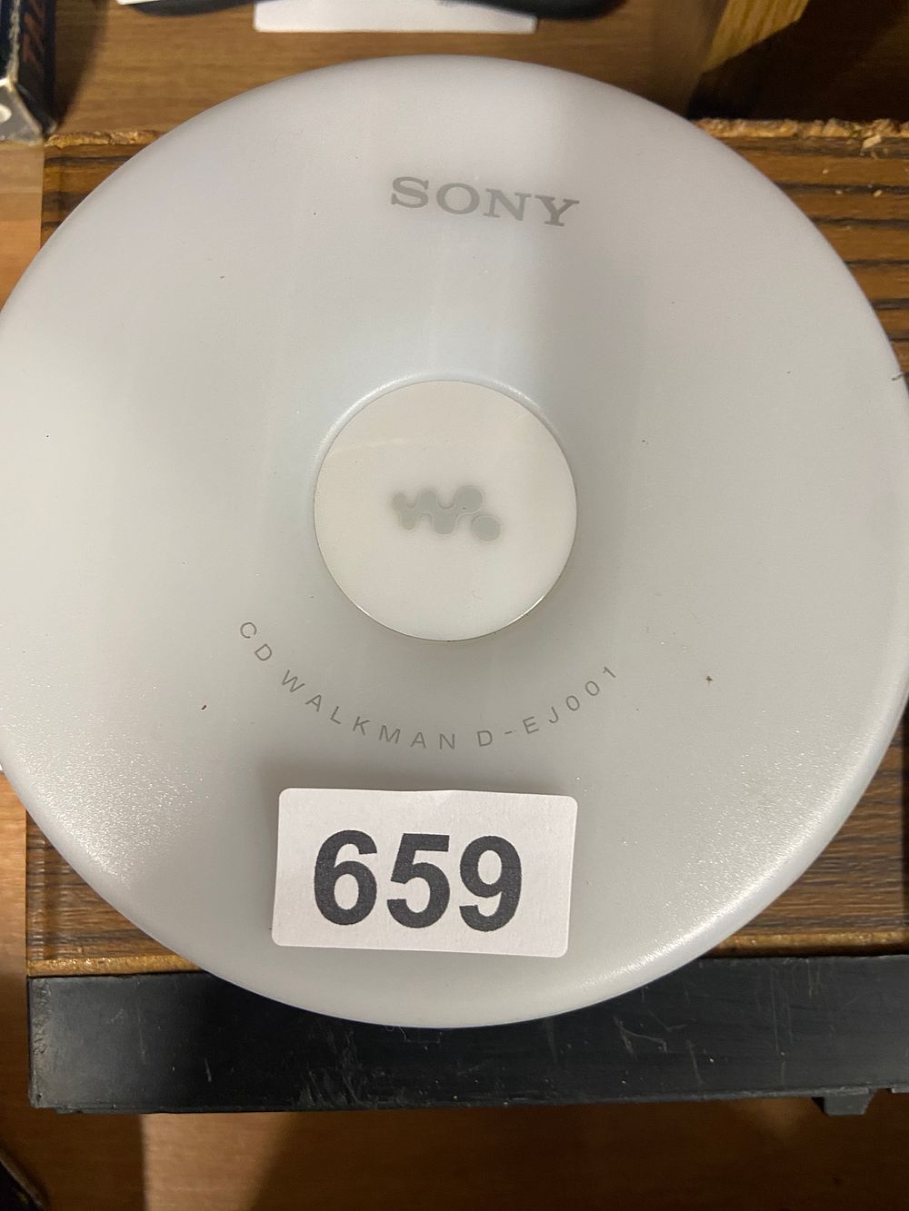 Lot 659: Sony CD Walkman D-EJ001 Portable CD Player
