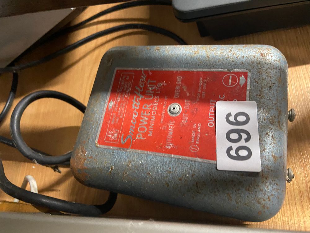 Lot 696: MINIMODELS LTD Smoothflow Power Unit Transformer for Scalextric...