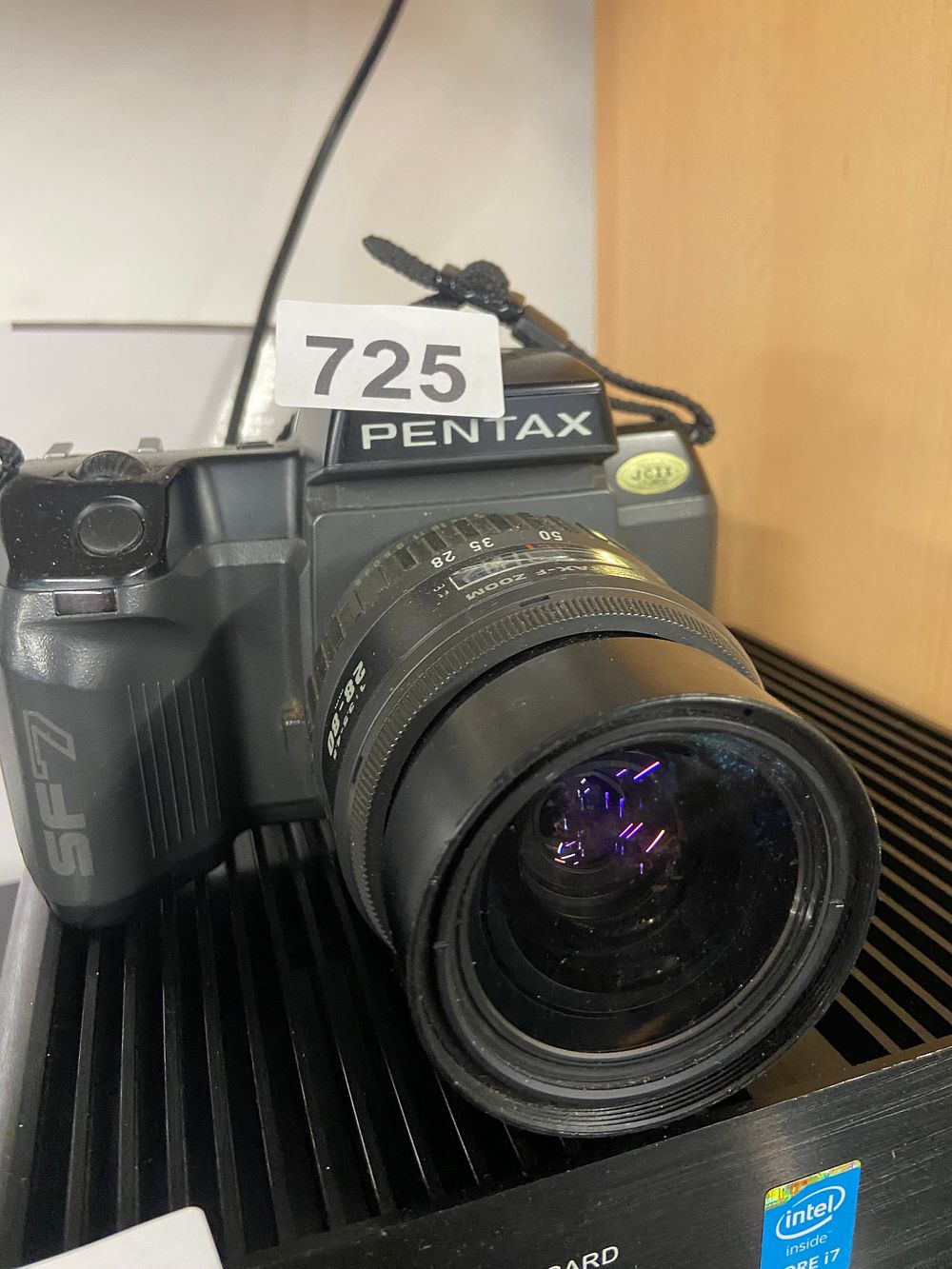 Lot 725: Pentax SF7 35mm Film SLR Camera with Pentax-F...