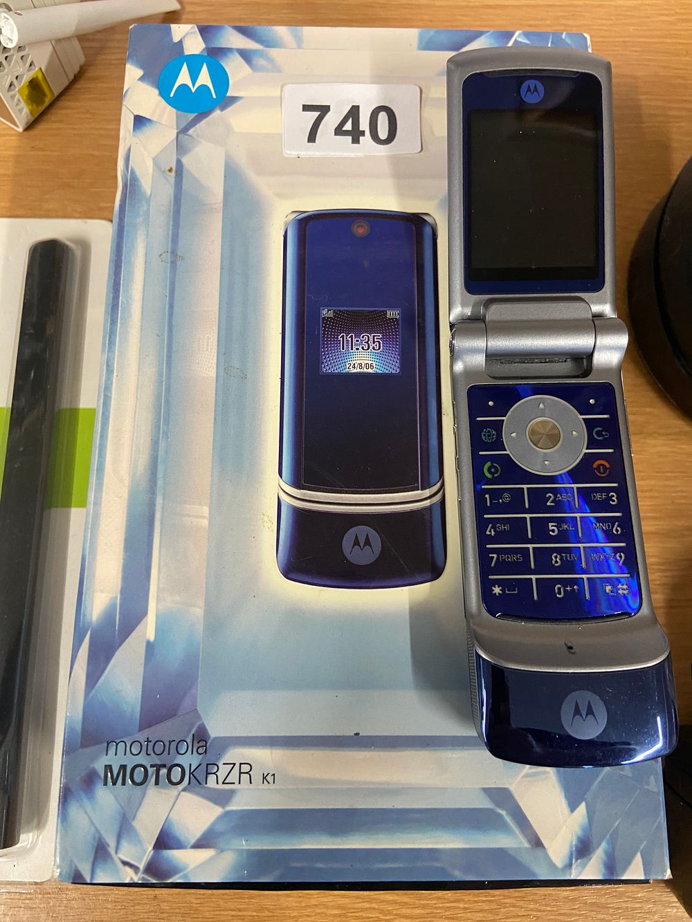 Lot 740: Unlocked Motorola KRZR K1 Blue Flip Mobile Phone...