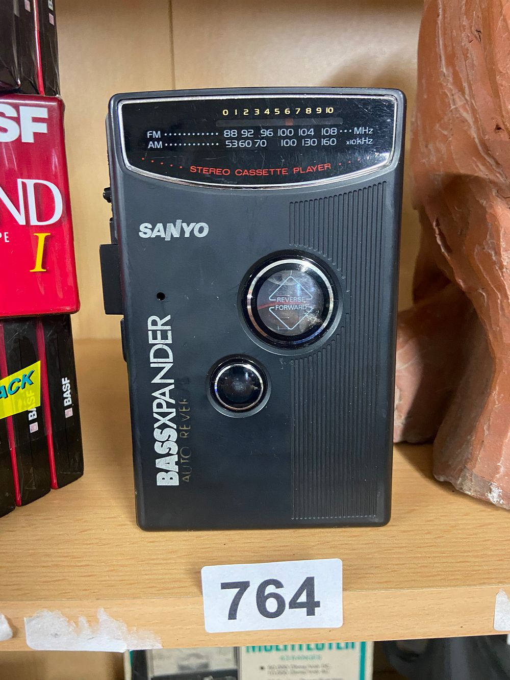 Lot 764: Sanyo MGR Series BassXpander Auto Reverse Portable Stereo...