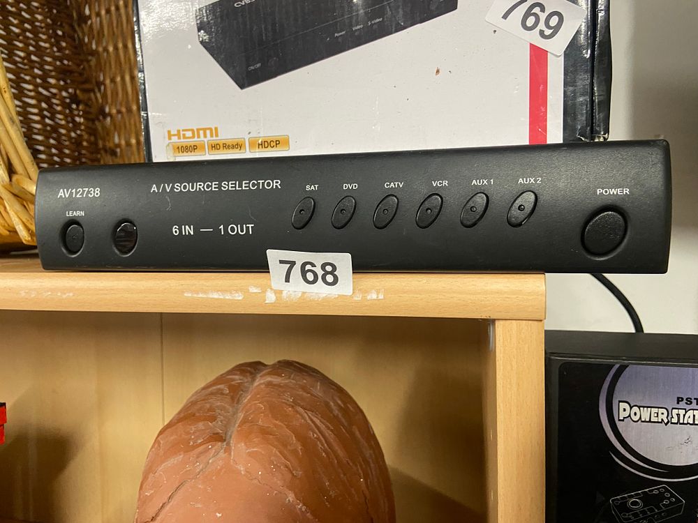 Lot 768: Modern A/V Source Selector, Model AV12738