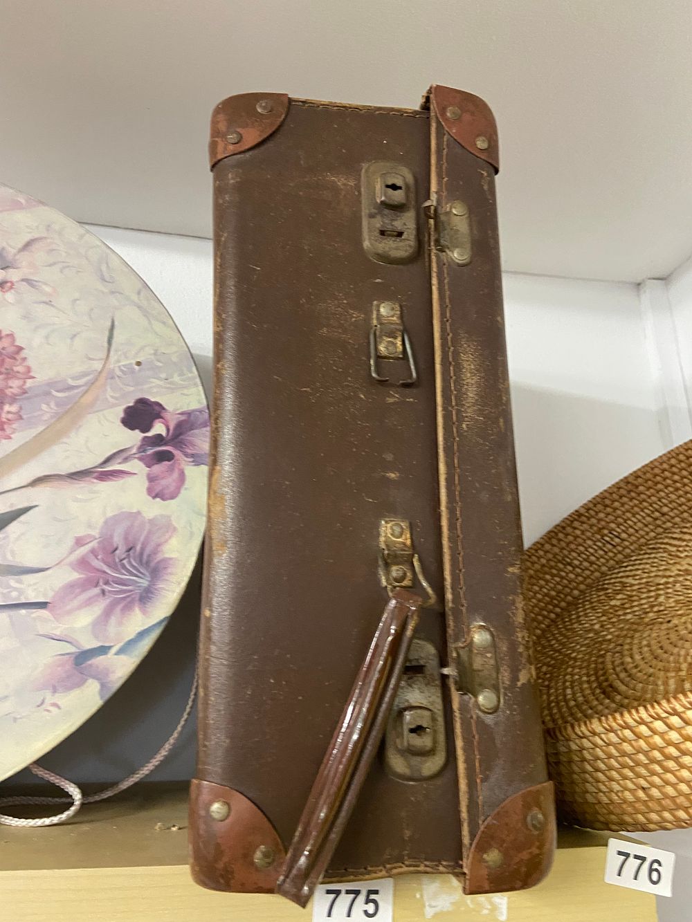 Lot 775: A Vintage Brown Hard-Sided Suitcase