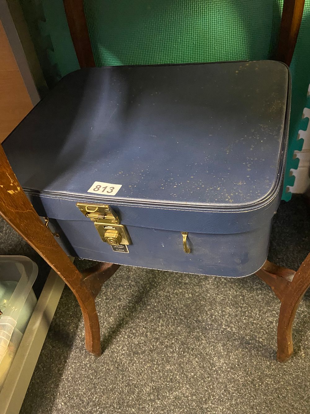 Lot 813: Lady Baltimore Vintage Blue Hardshell Overnight Case