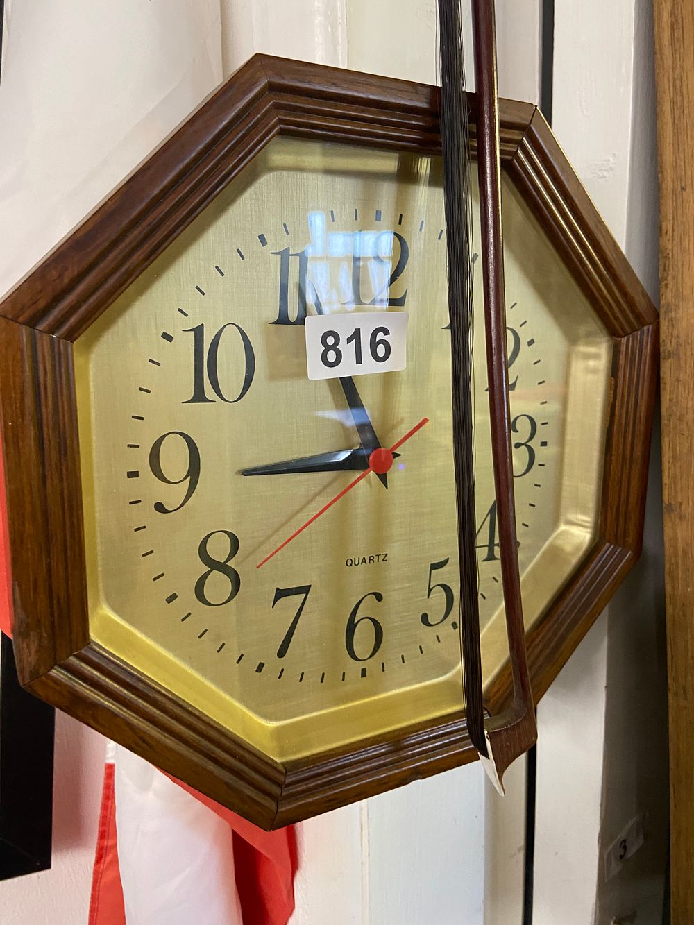 Lot 816: Verichron Quartz Wall Clock