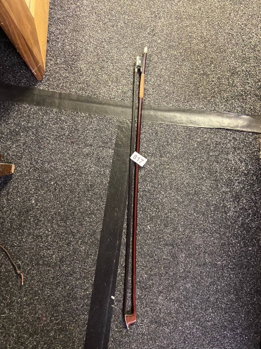 Lot 817: Glasser Wood 4/4 Violin Bow