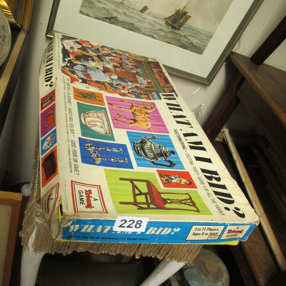 Lot 228: Tri-ang 'What Am I Bid?' Board Game, 1968