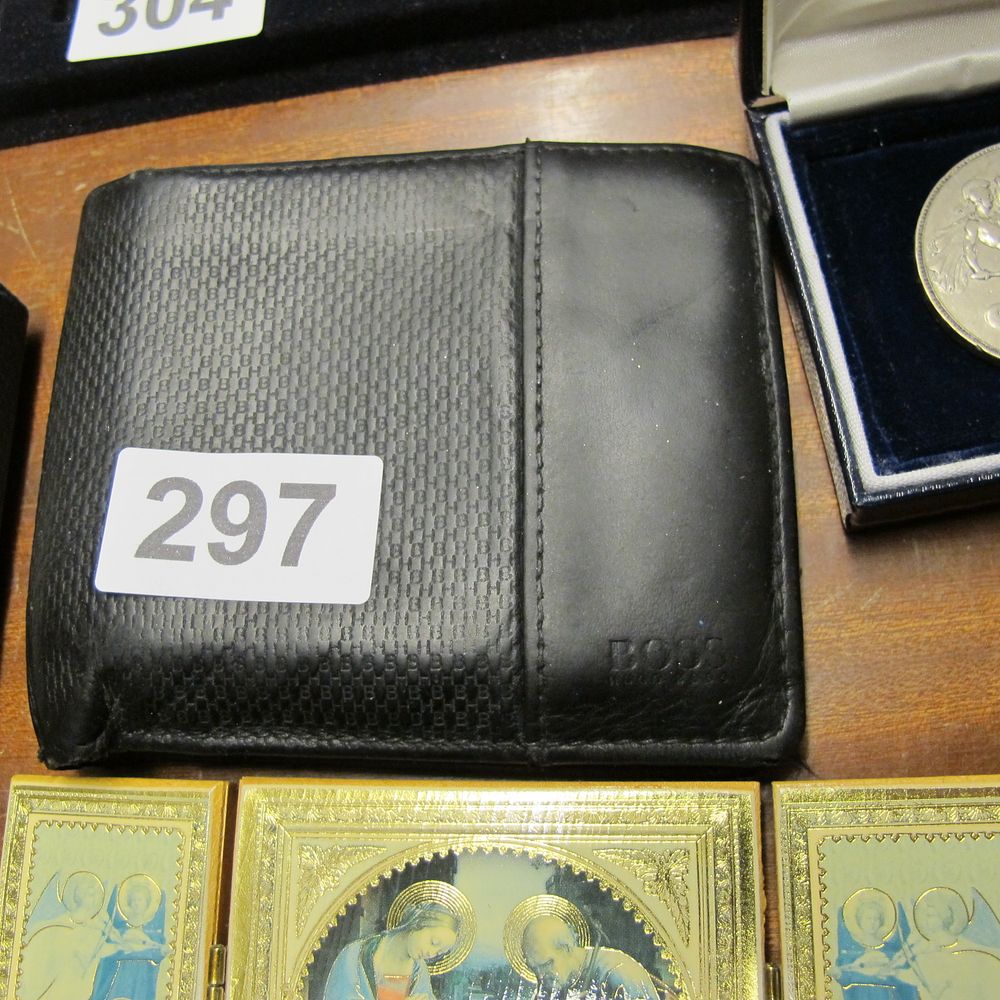 Lot 297: Hugo Boss Black Leather Billfold Wallet