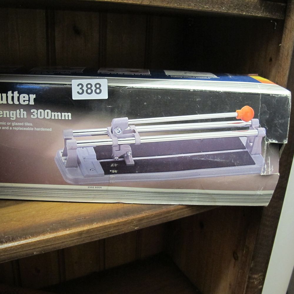Lot 388: Modern Manual Tile Cutter, 300mm Length