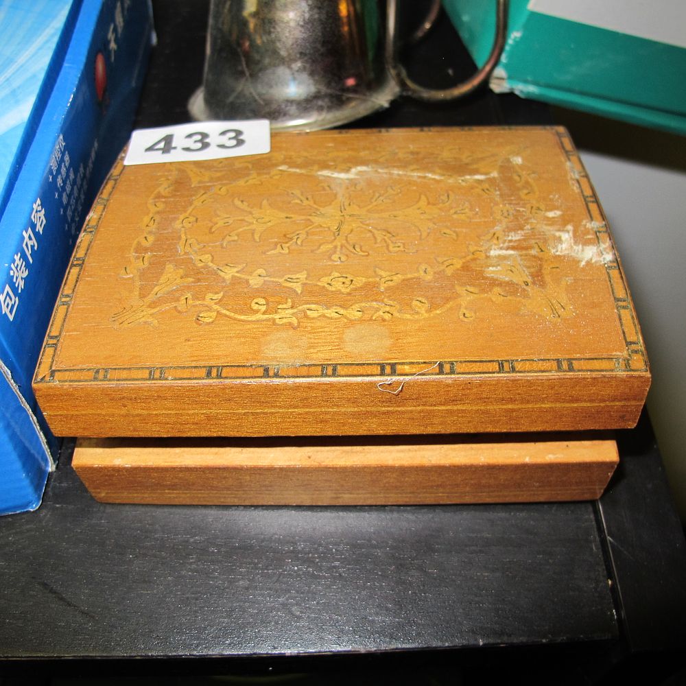 Lot 433: A Vintage Italian Inlaid Wooden Box with Floral...