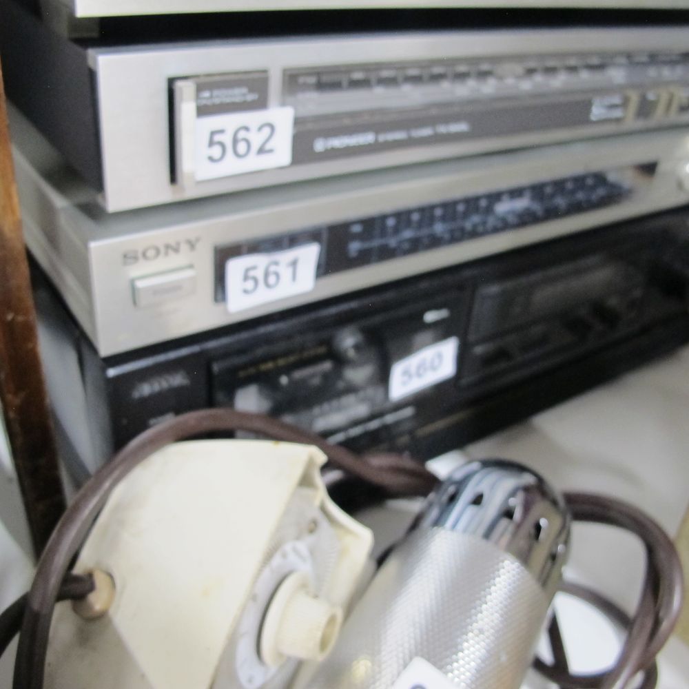 Lot 561: Sony Vintage Audio tuner component