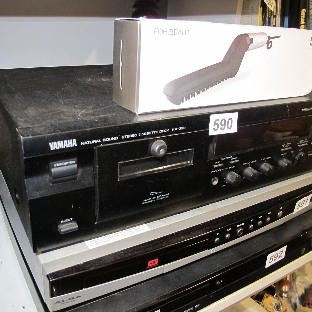Lot 590: Yamaha Natural Sound Stereo Cassette Deck KX-393