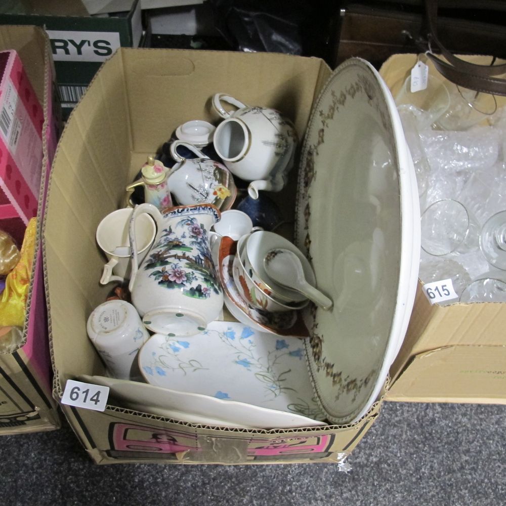 Lot 614: A Mixed Lot of Ceramic Tableware, including Royal...