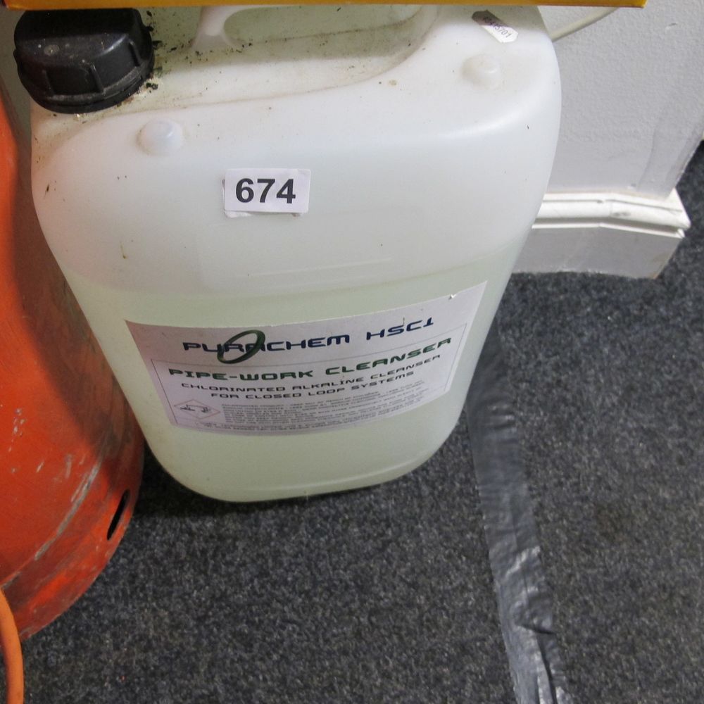 Lot 674: PURACHEM HSC1 Pipe-Work Cleanser in Plastic Jerrycan
