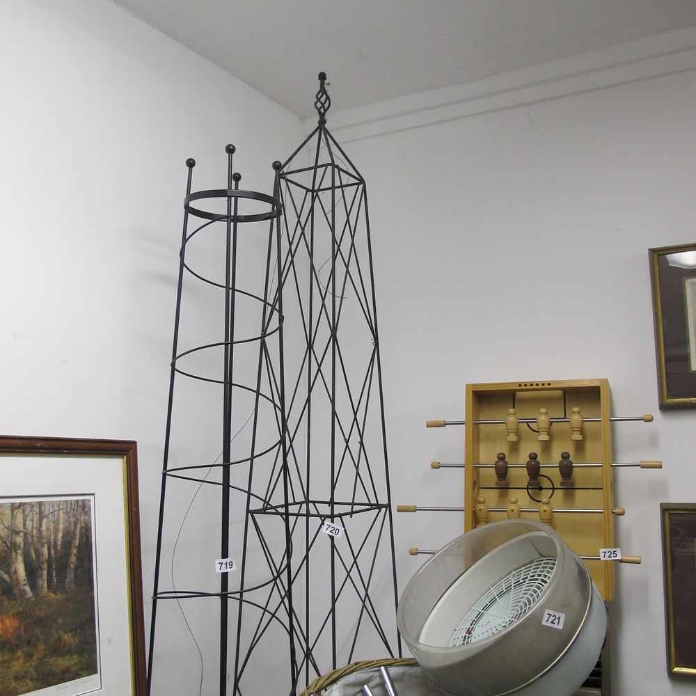 Lot 720: A Garden Obelisk