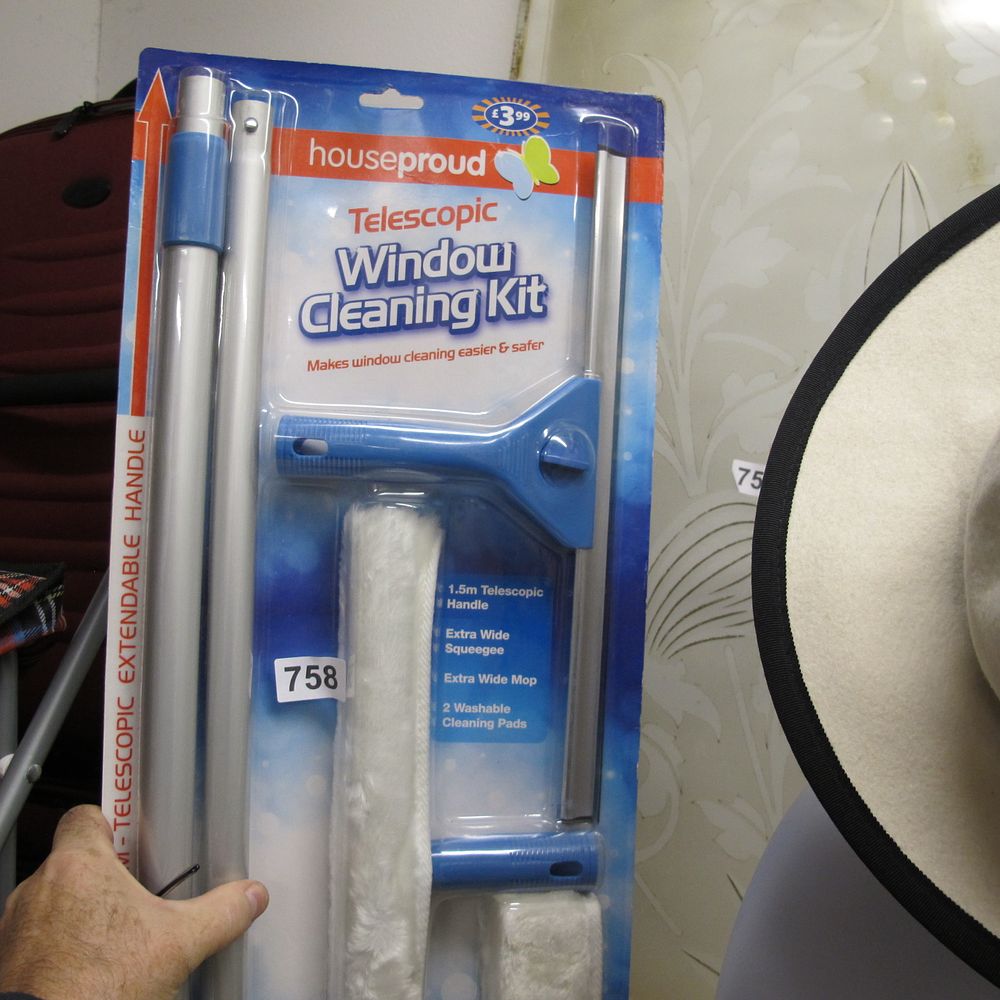 Lot 758: A houseproud Telescopic Window Cleaning Kit, New and...