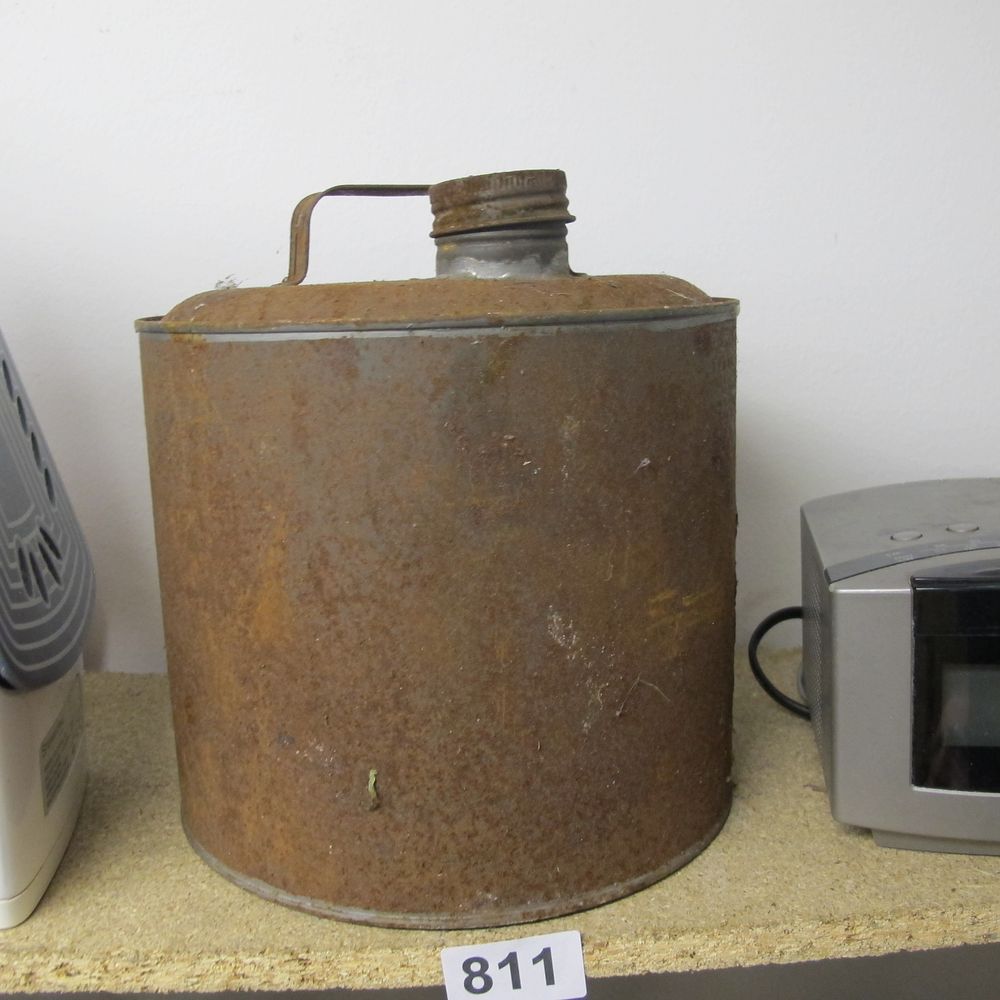 Lot 811: A Vintage Galvanized Metal Gas/Oil Can