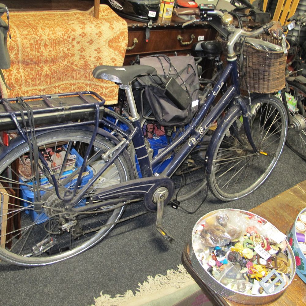 Lot 851: Pendleton Somerby Electric Hybrid Bicycle, Midnight Blue spares...